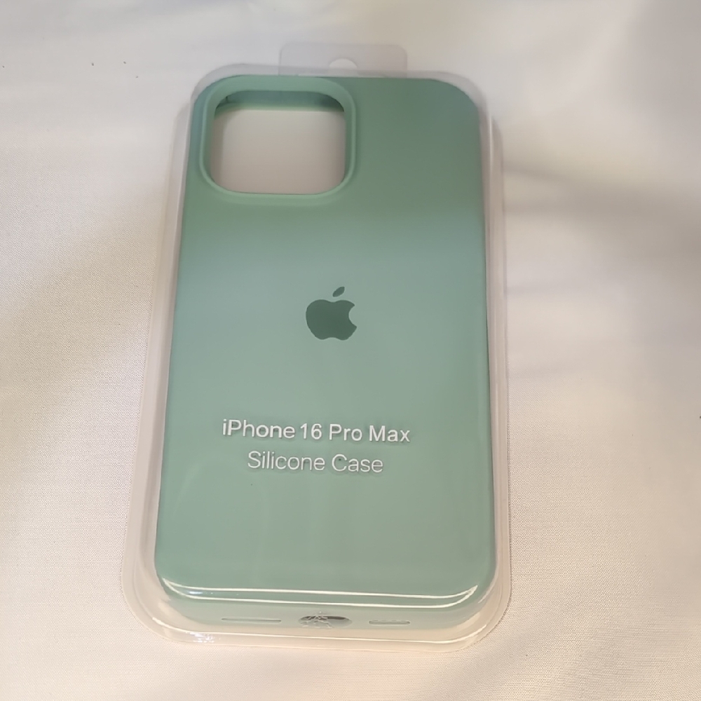 Apple iPhone 16 Pro Max Mint Silicone Case